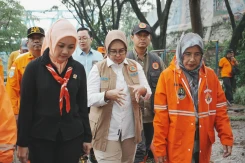 BNPB Bersama Komisi VIII DPR RI Tinjau Penanganan Warga Terdampak Banjir di Bojongsoang